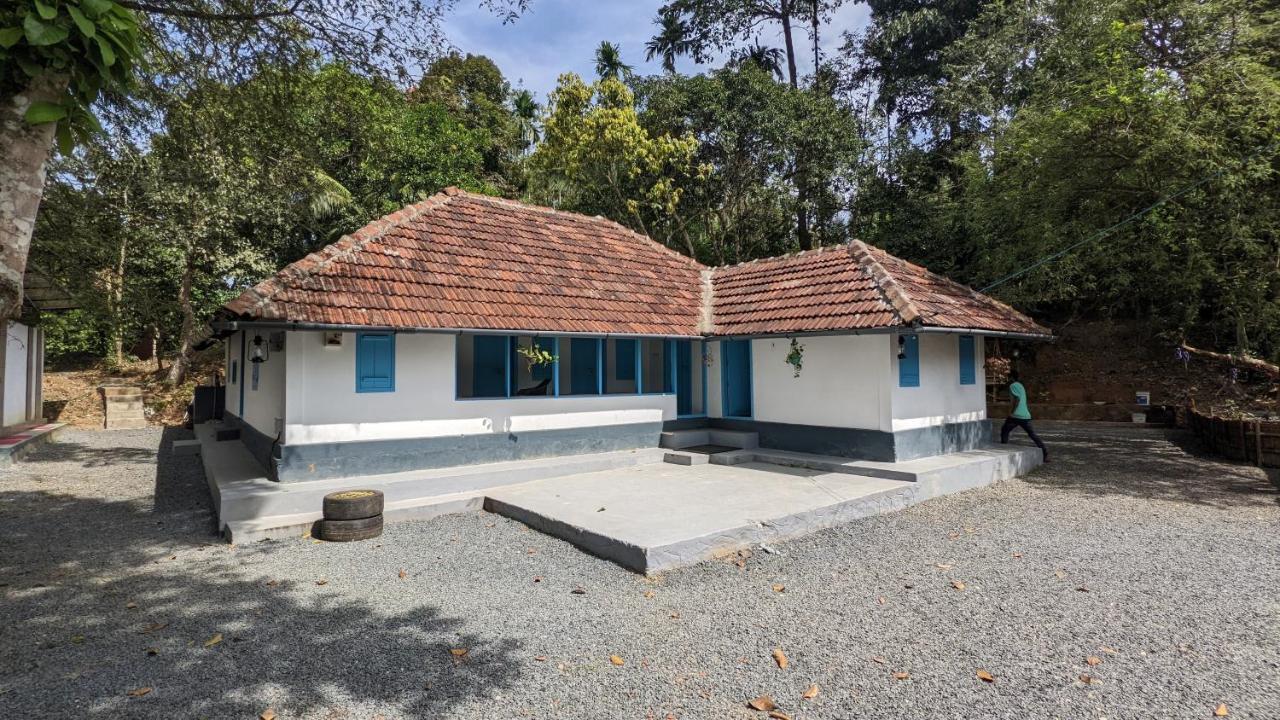 Crossroads Hostel 1957 Kalpetta Esterno foto